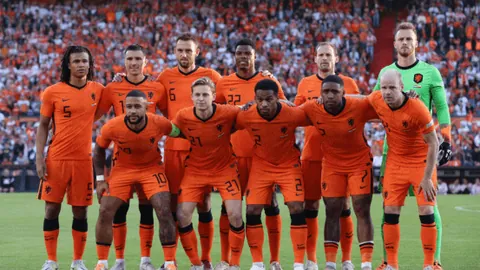 亚马尔心态坚韧获拉什福德点赞：全力以赴，胜利之火近在咫尺！